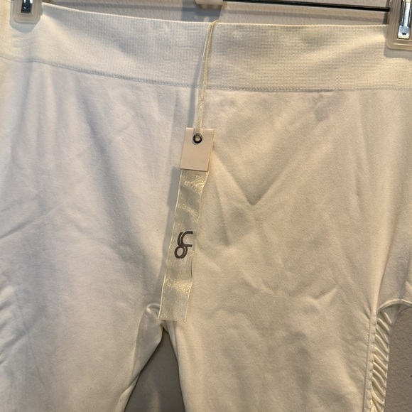 Ya white leggings see thru sides M - Picture 4 of 7